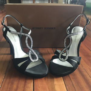 Aubrey Brooke Black Heels